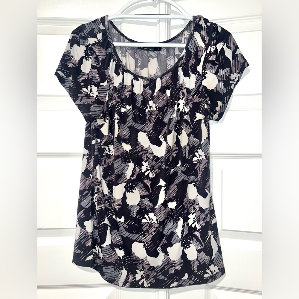 The Limited Stylish Black and Gray Patterned Top